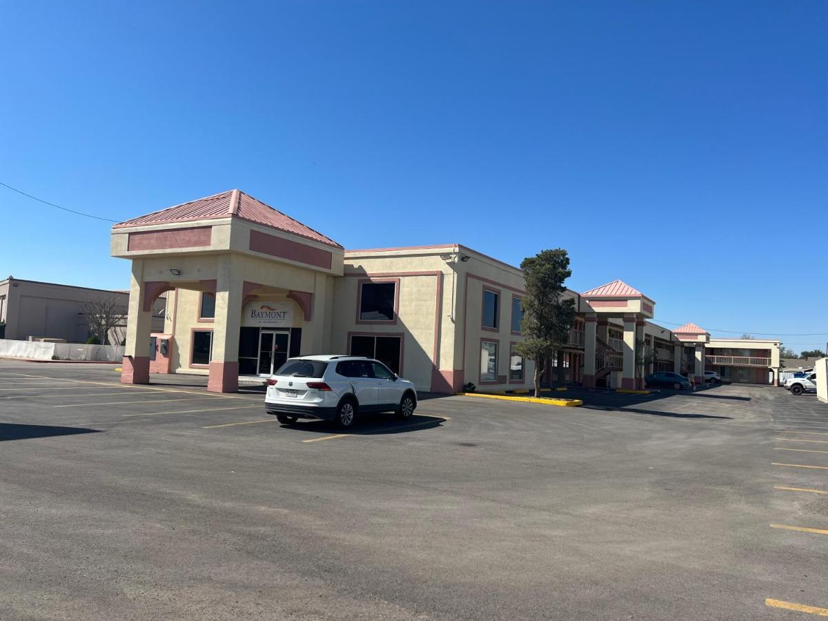 Baymont Inn&suites Hotel *