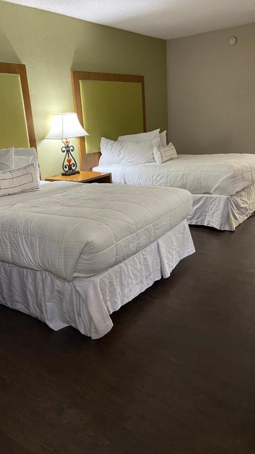 Baymont By Wyndham Area Hotel *